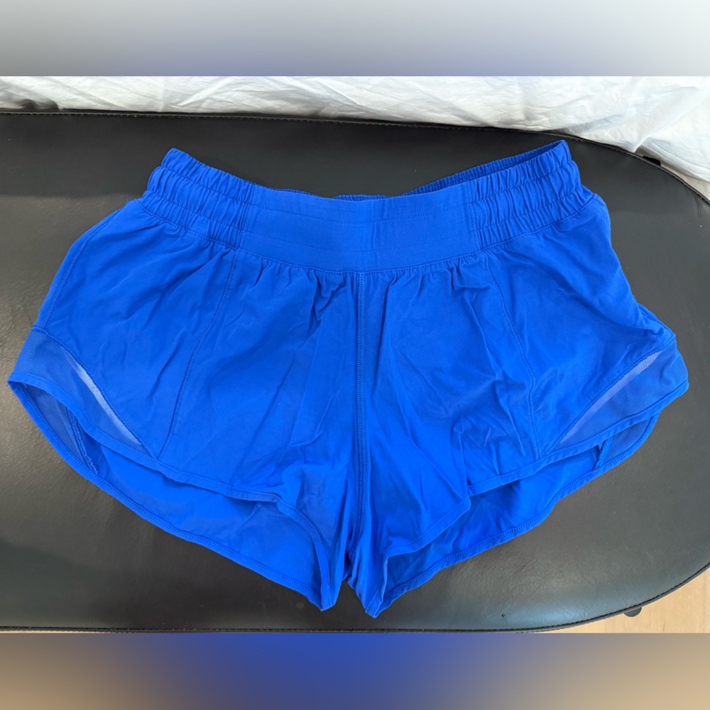 lululemon athletica Hotty Hot Low-Rise lined Short 2.5”